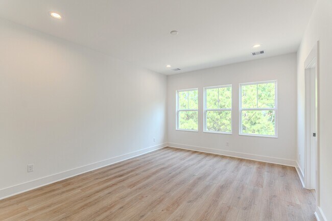 Building Photo - 7628 Inwood Hls Ln