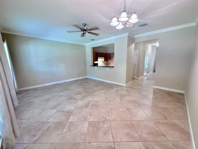 Building Photo - Adorable 3B/2.5B Unfurnished Townhome located in Twin Lakes Neighborhood!