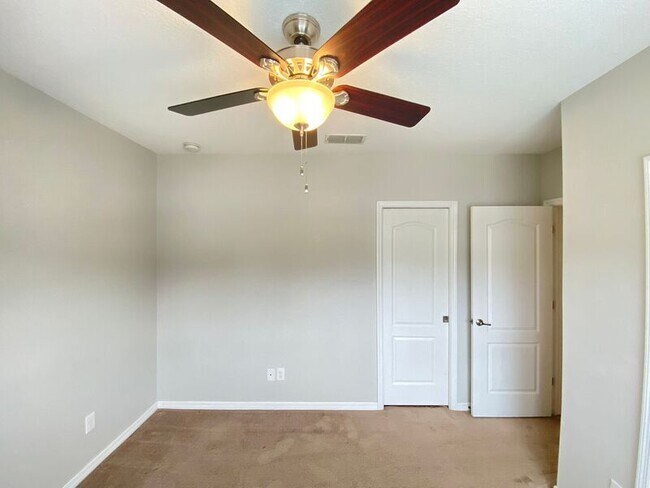 Building Photo - 600 Northern Way