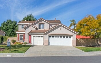 Building Photo - Large 4 Bedroom, 2.5 Bath Home with Large 3 Car Garage!!