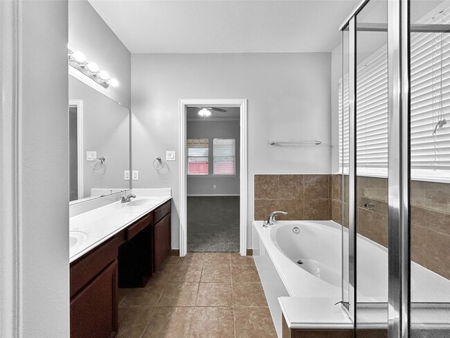 Building Photo - 8402 Parapet Pl