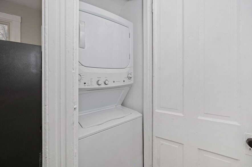 Laundry - 3328 Fairfield Ave