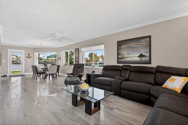 Building Photo - 999 N Riverside Dr