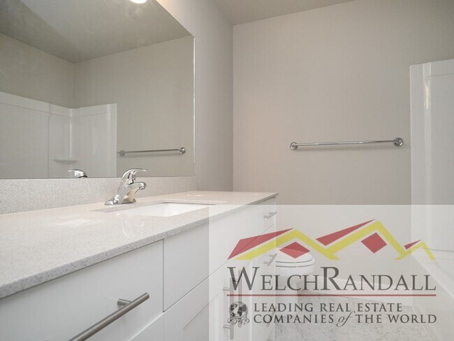 Building Photo - 3 Bed 2.5 Bath Beautiful Townhome in West ...