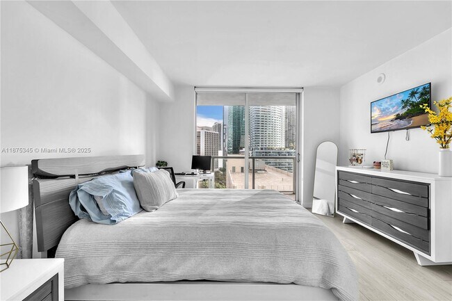 Building Photo - 500 Brickell Ave