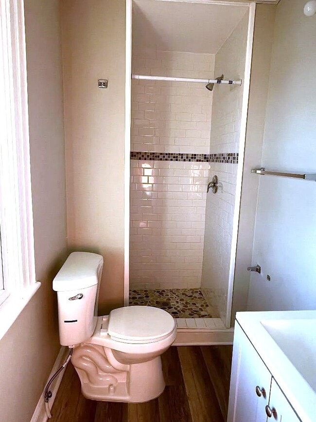 Building Photo - Charming 3-Bedroom Apartment Near Hagersto...