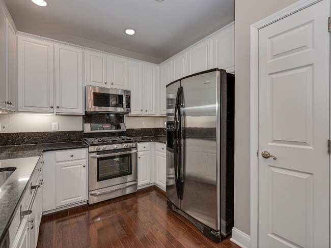 Building Photo - 2124 Sablewood Dr