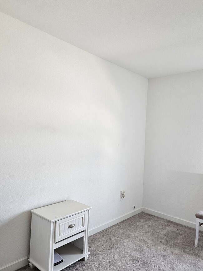 Building Photo - 1949 Bexley Ln