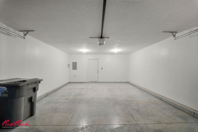 Building Photo - A Lovely 3 Bedroom Townhome designed for Elevated Living!