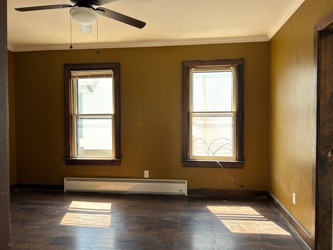 Building Photo - 114 S Melcher St