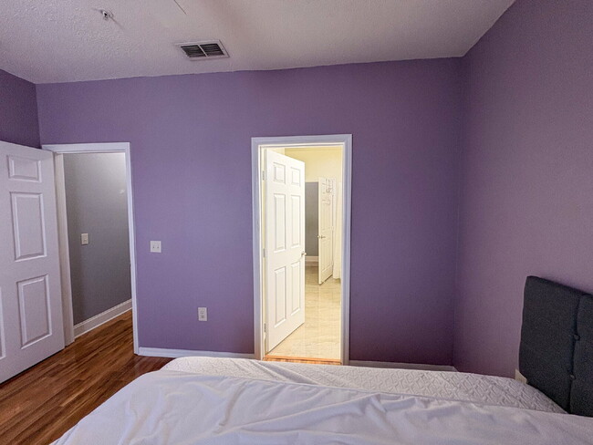 Building Photo - Available Now! Spacious 2-Bed, 2-Bath Cond...