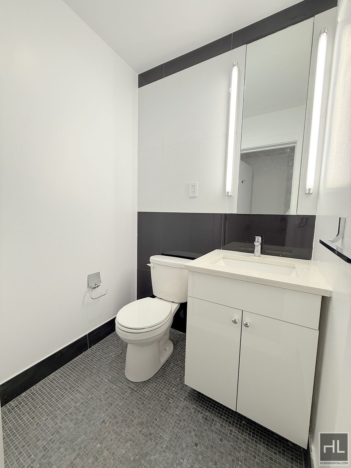 Building Photo - RENT STABILIZE  1 BED 2BATH with washer and dryer - WEST END AVENUE