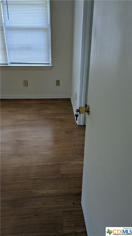 Building Photo - 1437 Highland Dr