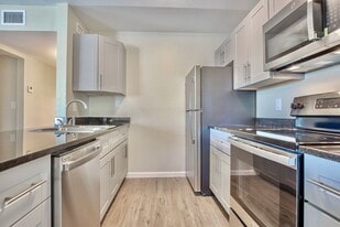 Building Photo - Magnolia Cove Apartments and Marina