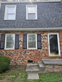 Building Photo - 306 Carroll Dr