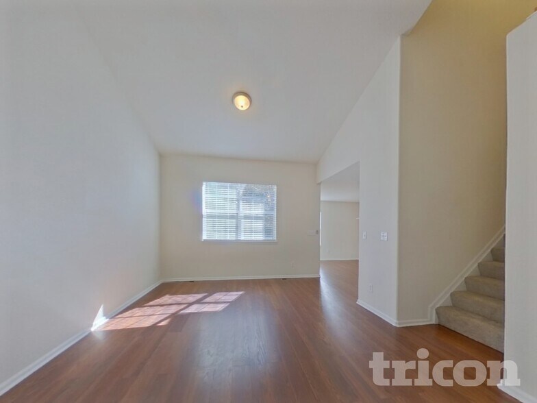 Building Photo - 1129 S Duquesne Cir