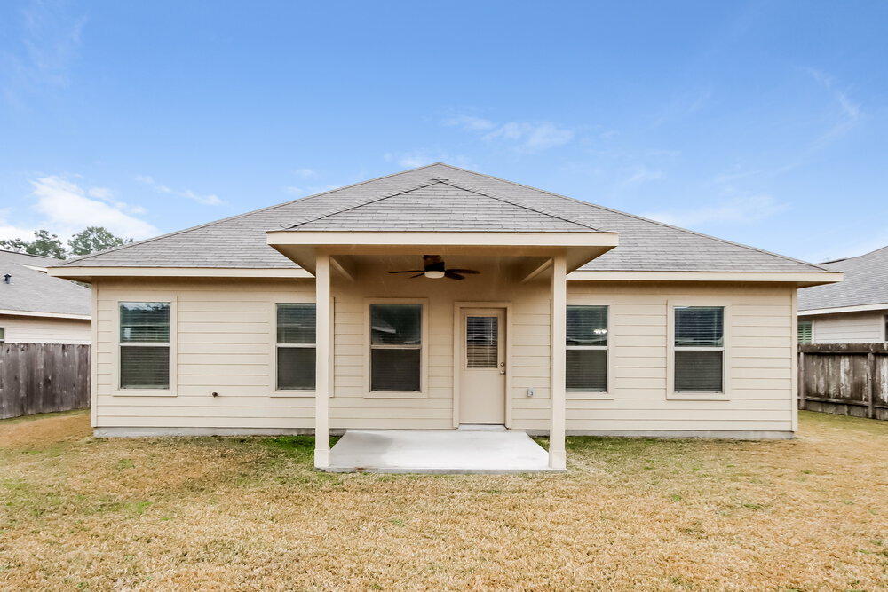 Building Photo - 21447 Sullivan Forest Dr