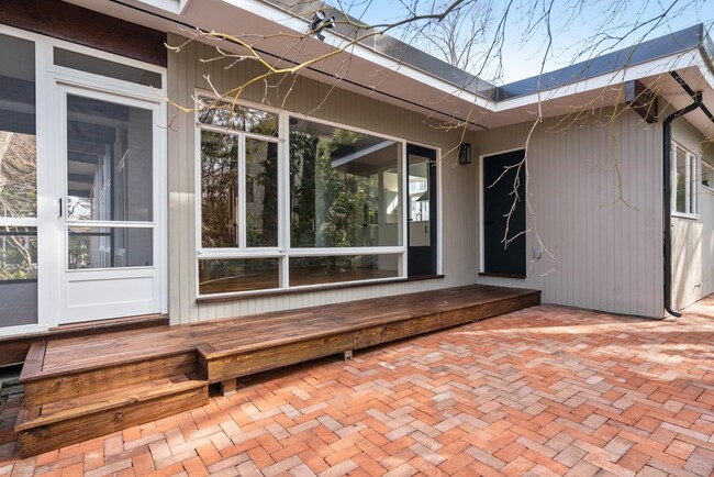 Building Photo - 47 Nancy Rd