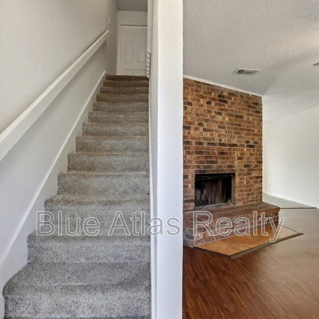 Building Photo - 610 Lillard Rd