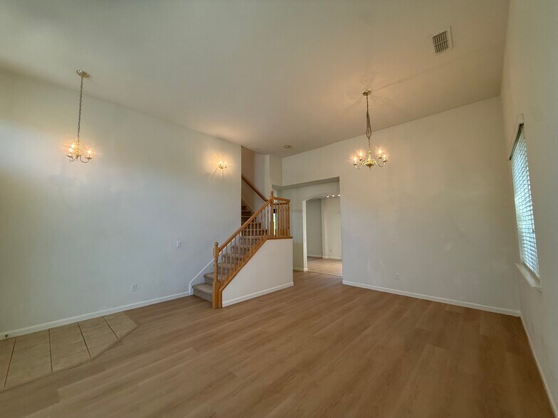 Building Photo - 9633 McKenna Dr
