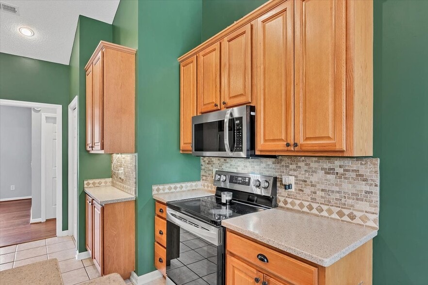 Building Photo - 329 Green Links Dr