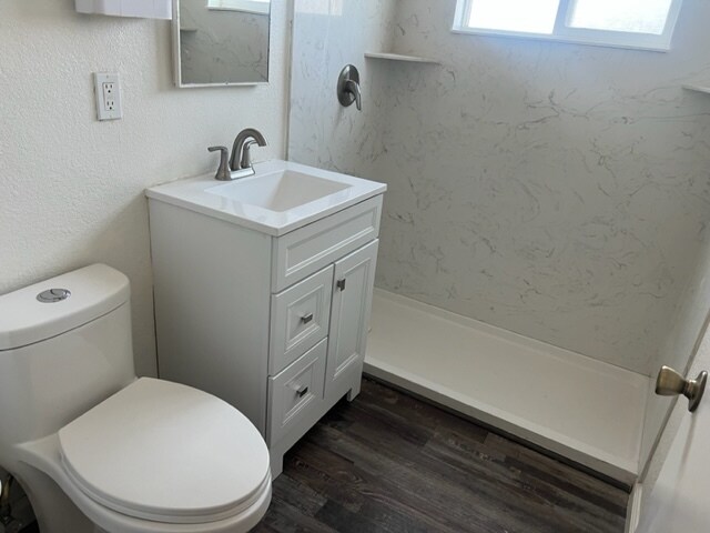 Building Photo - 215 Hemlock Ave