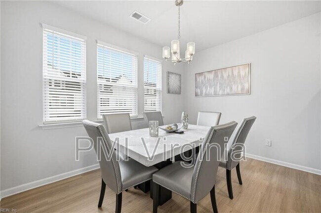 Building Photo - 405 Asuza St