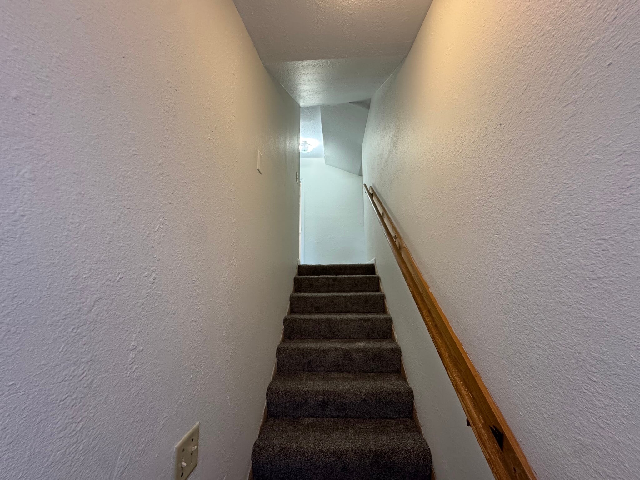 Building Photo - 1006 1/2 Therbrook St