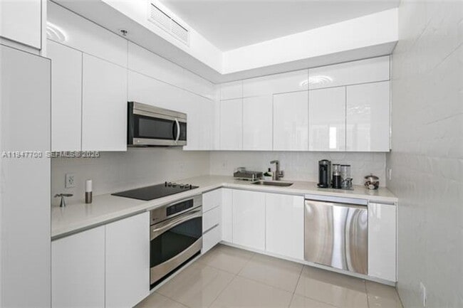 Building Photo - 90 SW 3rd St