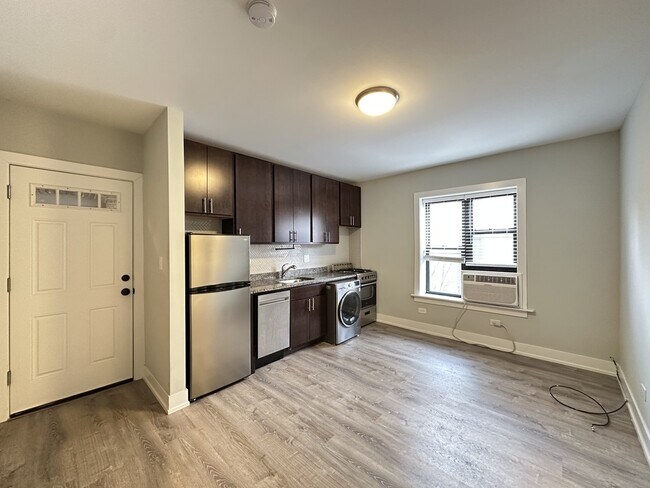 Building Photo - 434.5 W Belden Ave