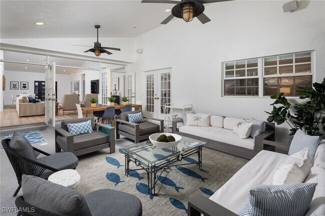 Building Photo - 339 4th Ave N