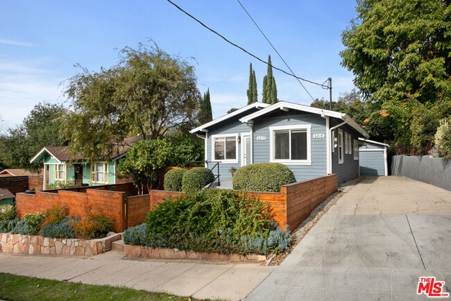 Building Photo - 6217 Poppy Peak Dr