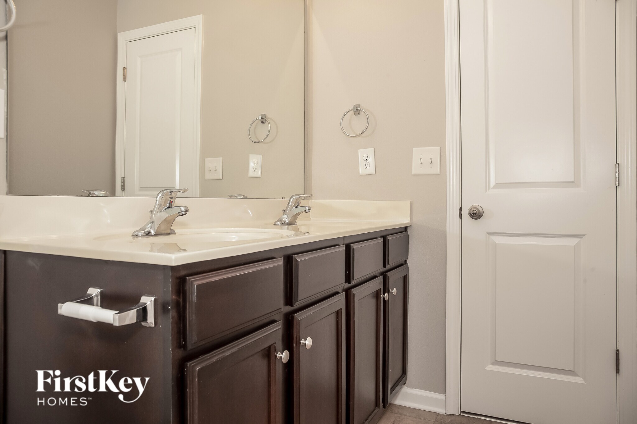 Building Photo - 1920 Windy Willow Ln