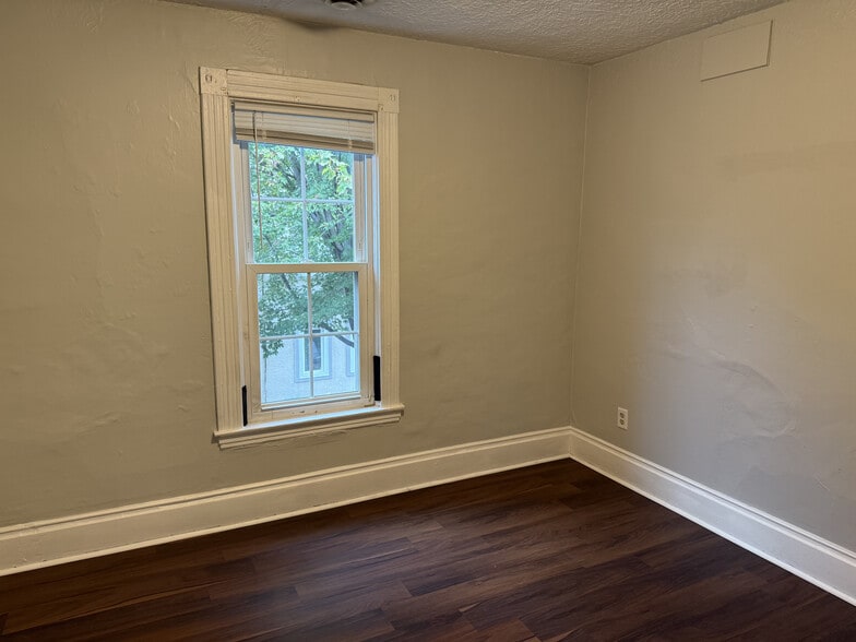 Bedroom 2 - 427 19th Ave NE