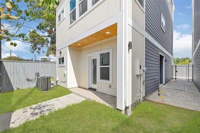 Building Photo - 3108 Arlington St