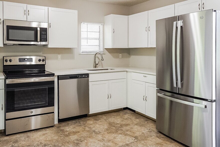 Building Photo - 3248 Larabee Ln