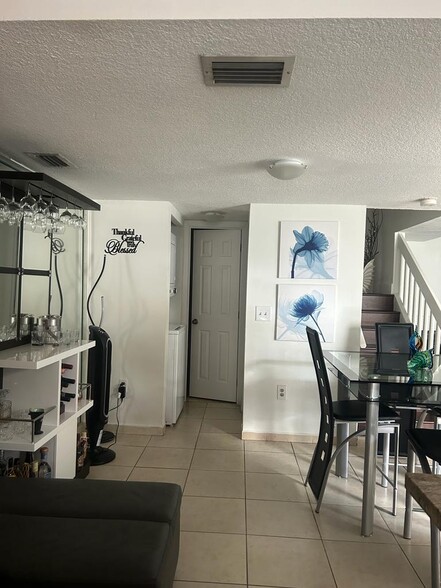 Building Photo - 6211 SW 138th Ct