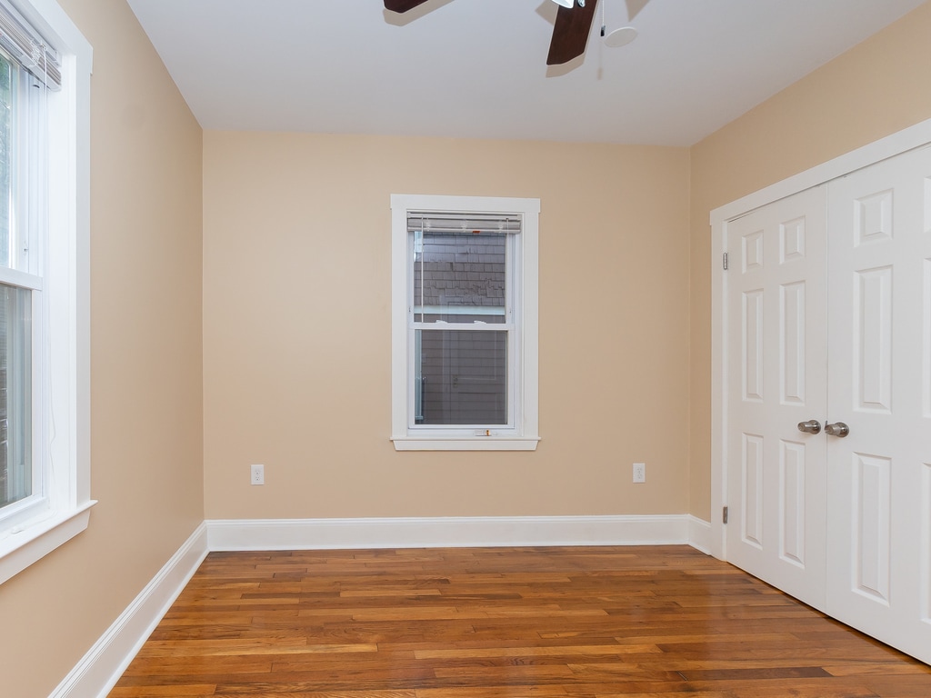 Building Photo - 20 Manley St