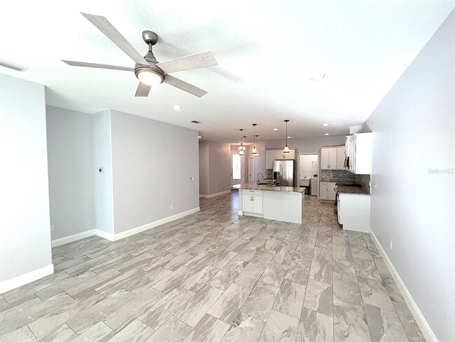 Building Photo - 10 Emmons Ln