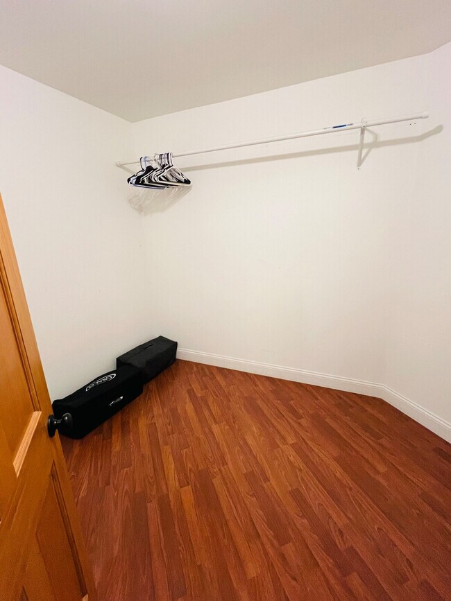 Building Photo - 3209 W Fairview Pl