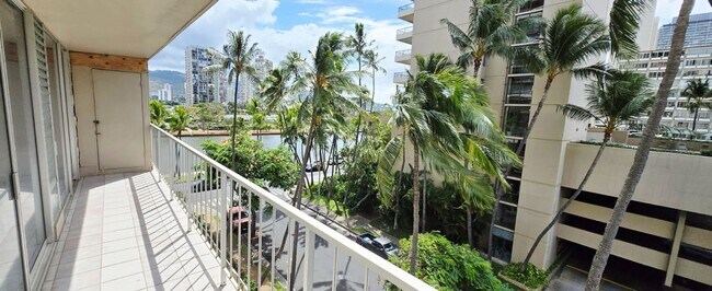 Building Photo - 2115 Ala Wai Blvd