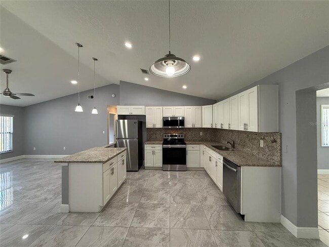 Building Photo - 3239 Cottonwood Ct