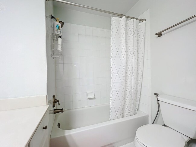 Building Photo - 9880 Porta Leona Ln