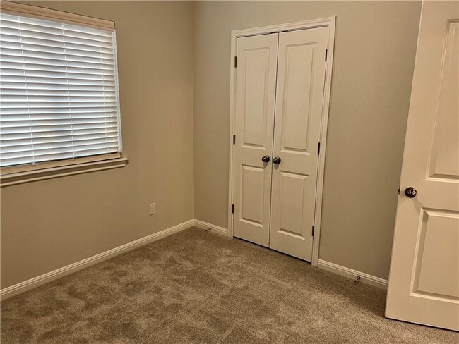 Building Photo - 221 Arabian Colt Dr