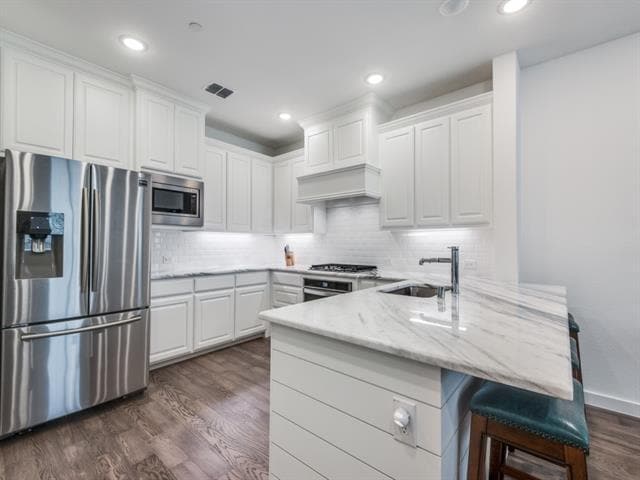 Building Photo - 532 Ballustrade Dr