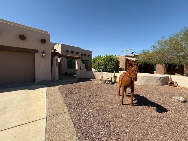 Building Photo - Gorgeous Furnished Pool/Spa Home with spectacular views