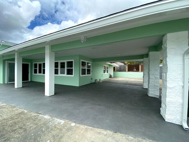 Building Photo - 45-536-536 Loihi Pl