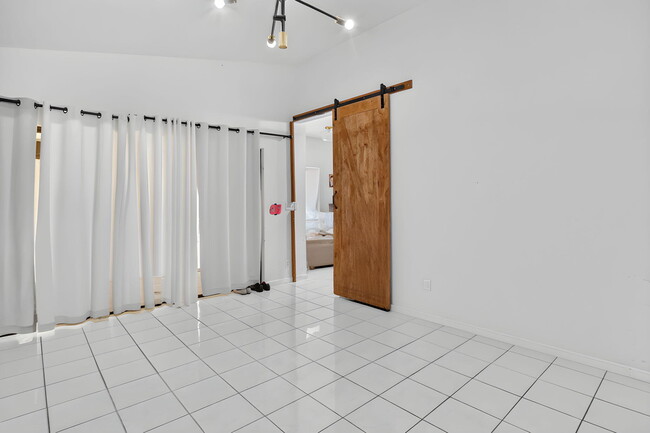 Building Photo - 7690 Solimar Cir