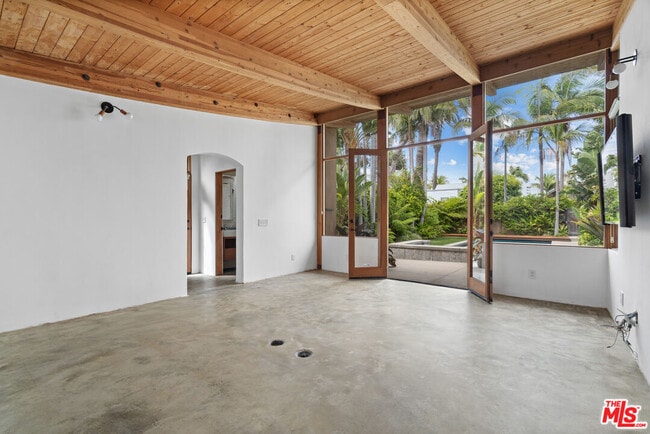Building Photo - 524 Altair Pl