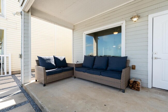 Building Photo - 204 Las Joyas Blvd